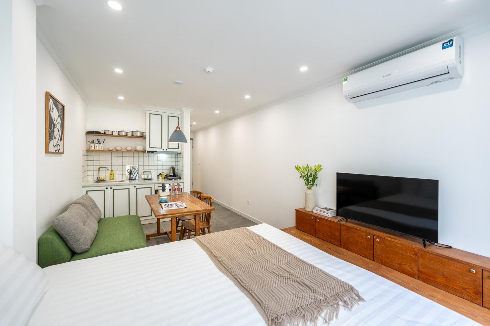 Xeoxo Premium Building With Rooftop Pool * Hanoi